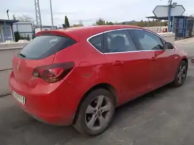 Veículo de Sucata opel astra j lim. sport do ano 2011 alimentado a17dtr