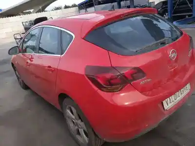 Veículo de Sucata opel astra j lim. sport do ano 2011 alimentado a17dtr