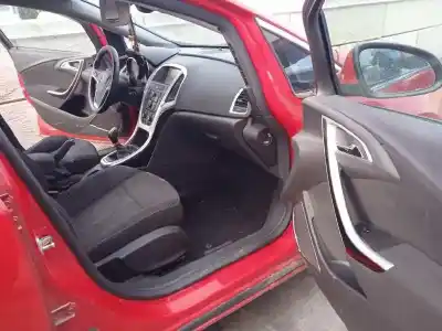 Veículo de Sucata opel astra j lim. sport do ano 2011 alimentado a17dtr