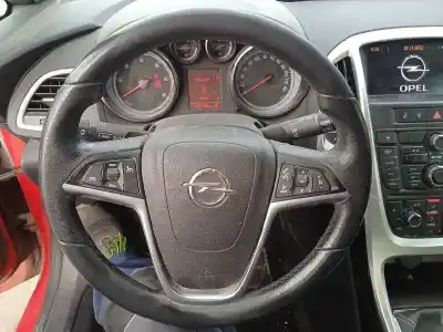 Veículo de Sucata opel astra j lim. sport do ano 2011 alimentado a17dtr