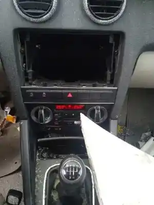 Veículo de Sucata audi a3 sportback (8p) 1.6 tdi do ano 2010 alimentado cayc