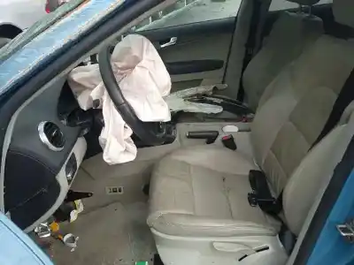 Veículo de Sucata audi a3 sportback (8p) 1.6 tdi do ano 2010 alimentado cayc