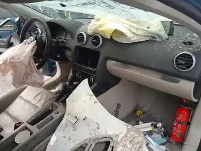 Veículo de Sucata audi a3 sportback (8p) 1.6 tdi do ano 2010 alimentado cayc