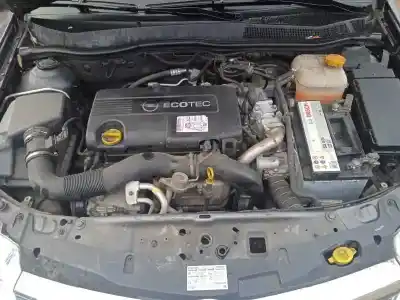 Veicolo di demolizione opel astra h berlina edition dell'anno 2010 alimentato z17dtr
