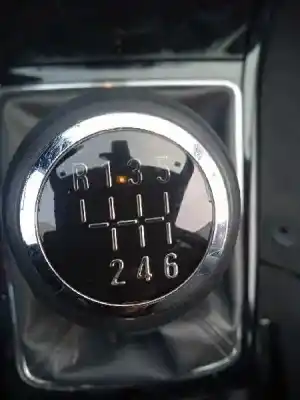 Veicolo di demolizione opel astra h berlina edition dell'anno 2010 alimentato z17dtr