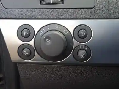 Veicolo di demolizione opel astra h berlina edition dell'anno 2010 alimentato z17dtr