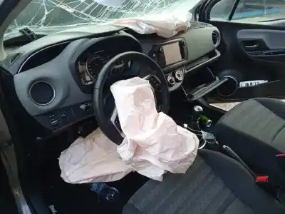 Veicolo di demolizione toyota yaris active dell'anno 2017 alimentato 1nr