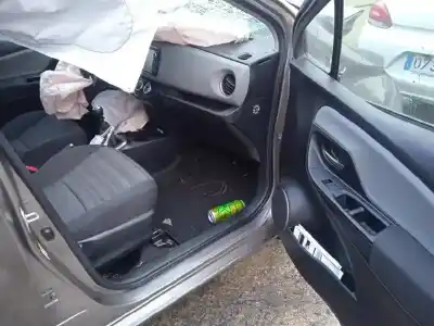 Veicolo di demolizione toyota yaris active dell'anno 2017 alimentato 1nr
