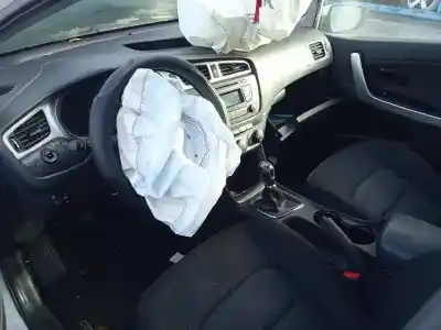 Veículo de Sucata kia pro cee´d (jd) 1.4 crdi 90 do ano 2016 alimentado d4fc