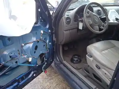 Veículo de Sucata jeep cherokee (kj) 2.8 crd 4x4 do ano 2007 alimentado 53c