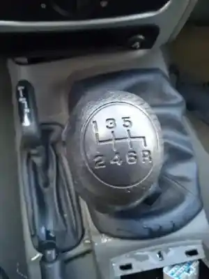 Veículo de Sucata jeep cherokee (kj) 2.8 crd 4x4 do ano 2007 alimentado 53c