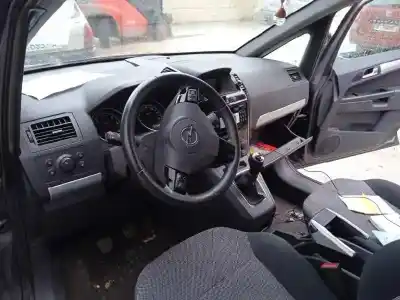 Veículo de Sucata opel zafira b cosmo do ano 2010 alimentado z17dtj