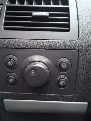 Veículo de Sucata opel zafira b cosmo do ano 2010 alimentado z17dtj