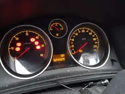 Veículo de Sucata opel zafira b cosmo do ano 2010 alimentado z17dtj