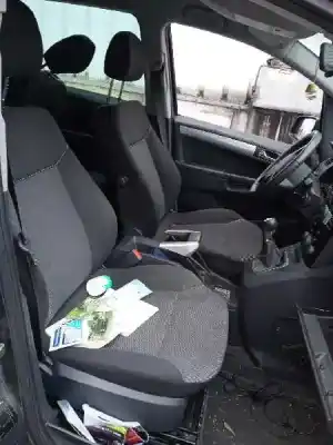 Veículo de Sucata opel zafira b cosmo do ano 2010 alimentado z17dtj