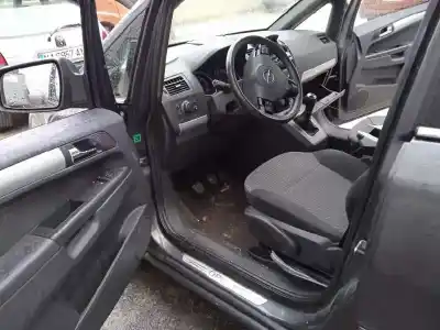 Veículo de Sucata opel zafira b cosmo do ano 2010 alimentado z17dtj