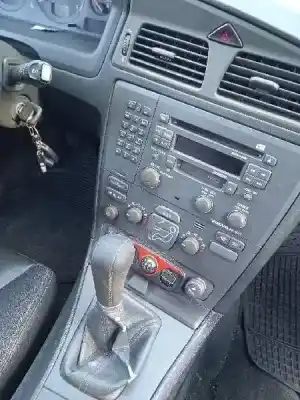 Veículo de Sucata volvo v70 familiar 2.4 diesel do ano 2003 alimentado d5244t2