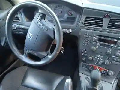 Veículo de Sucata volvo v70 familiar 2.4 diesel do ano 2003 alimentado d5244t2