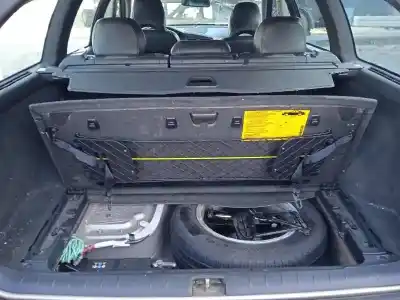 Veículo de Sucata volvo v70 familiar 2.4 diesel do ano 2003 alimentado d5244t2