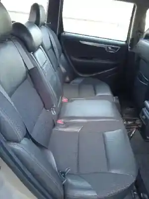 Veículo de Sucata volvo v70 familiar 2.4 diesel do ano 2003 alimentado d5244t2