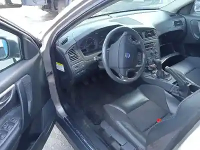 Veículo de Sucata volvo v70 familiar 2.4 diesel do ano 2003 alimentado d5244t2