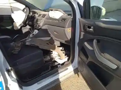 Vehicul casat ford kuga (cbv) titanium al anului 2012 alimentat ufda