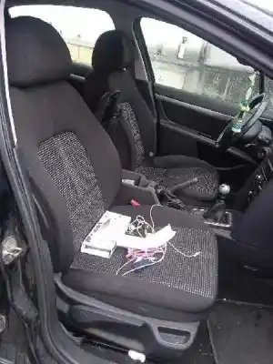 Vehicul casat peugeot 407 sport al anului 2009 alimentat rh01