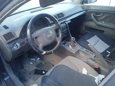 Veículo de Sucata audi a4 berlina (8e) 1.9 tdi (96kw) do ano 2001 alimentado awx