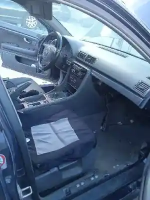 Veículo de Sucata audi a4 berlina (8e) 1.9 tdi (96kw) do ano 2001 alimentado awx