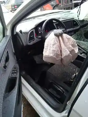 Véhicule à la ferraille seat                                               leon st (5f8)                                                                                                                                                                                                                                              style connect                                                                                                                                                                                                                                              de l'année 2018 alimenté cpwa