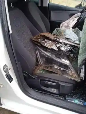 Véhicule à la ferraille seat                                               leon st (5f8)                                                                                                                                                                                                                                              style connect                                                                                                                                                                                                                                              de l'année 2018 alimenté cpwa