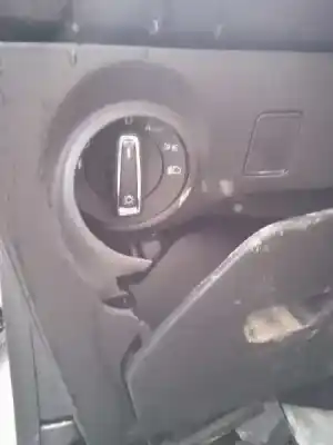 Véhicule à la ferraille seat                                               leon st (5f8)                                                                                                                                                                                                                                              style connect                                                                                                                                                                                                                                              de l'année 2018 alimenté cpwa