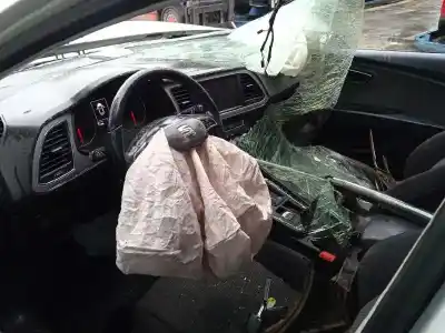 Véhicule à la ferraille seat                                               leon st (5f8)                                                                                                                                                                                                                                              style connect                                                                                                                                                                                                                                              de l'année 2018 alimenté cpwa
