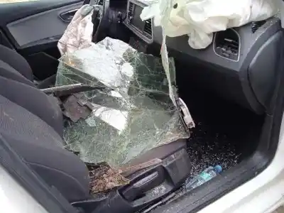 Véhicule à la ferraille seat                                               leon st (5f8)                                                                                                                                                                                                                                              style connect                                                                                                                                                                                                                                              de l'année 2018 alimenté cpwa