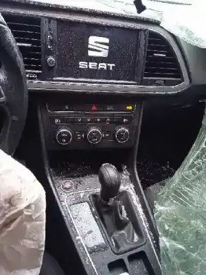 Véhicule à la ferraille seat                                               leon st (5f8)                                                                                                                                                                                                                                              style connect                                                                                                                                                                                                                                              de l'année 2018 alimenté cpwa