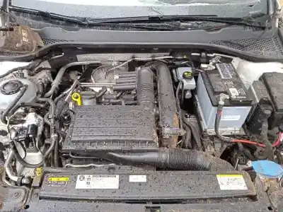Véhicule à la ferraille seat                                               leon st (5f8)                                                                                                                                                                                                                                              style connect                                                                                                                                                                                                                                              de l'année 2018 alimenté cpwa