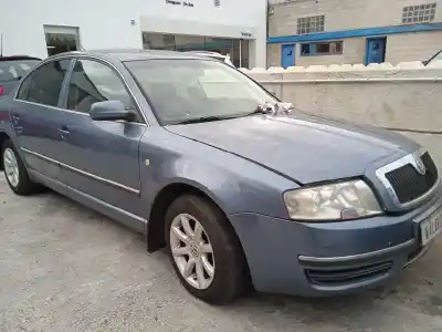 Veículo de Sucata SKODA SUPERB (3U4) Elegance do ano 2006 alimentado AWX