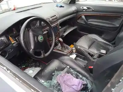 Veículo de Sucata skoda superb (3u4) elegance do ano 2006 alimentado awx