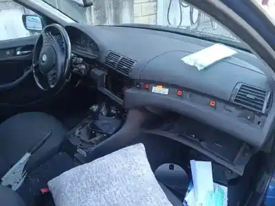 Sloopvoertuig bmw serie 3 berlina (e46) 320d van het jaar 2002 aangedreven 204d4