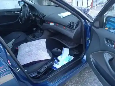 Sloopvoertuig bmw serie 3 berlina (e46) 320d van het jaar 2002 aangedreven 204d4