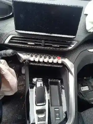 Veicolo di demolizione peugeot 3008 hybrid allure dell'anno 2021 alimentato dgz