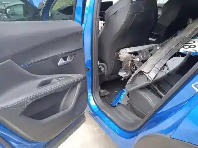 Veicolo di demolizione peugeot 3008 hybrid allure dell'anno 2021 alimentato dgz