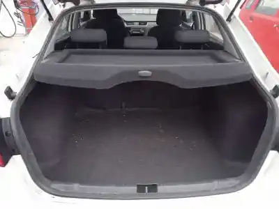 Véhicule à la ferraille seat                                               toledo (kg3)                                                                                                                                                                                                                                               1.6 tdi                                                                                                                                                                                                                                                    de l'année 2015 alimenté cayc