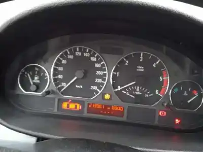 Sloopvoertuig bmw serie 3 berlina (e46) 320d van het jaar 1998 aangedreven 204d1