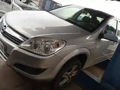 Veículo de Sucata opel astra h berlina cosmo do ano 2009 alimentado z16xer