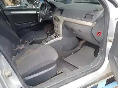 Veículo de Sucata opel astra h berlina cosmo do ano 2009 alimentado z16xer