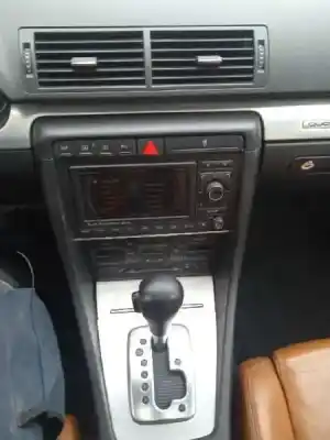 Veículo de Sucata audi a4 berlina (8e) 3.0 tdi quattro (150kw) do ano 2005 alimentado bkn