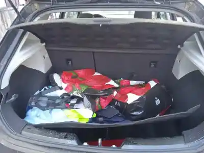 Véhicule à la ferraille seat                                               leon (5f1)                                                                                                                                                                                                                                                 1.6 tdi                                                                                                                                                                                                                                                    de l'année 2016 alimenté cxxb