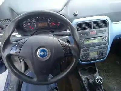 Veículo de Sucata fiat grande punto (199) 1.3 16v jtd cat do ano 2006 alimentado 199a2000