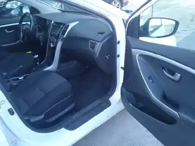 Vehículo de desguace hyundai                                            i30 (gd)                                                                                                                                                                                                                                                   classic                                                                                                                                                                                                                                                    del año 2013 con motor d4fc